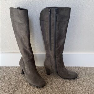 Elegant Gray Knee-High Women's Boots